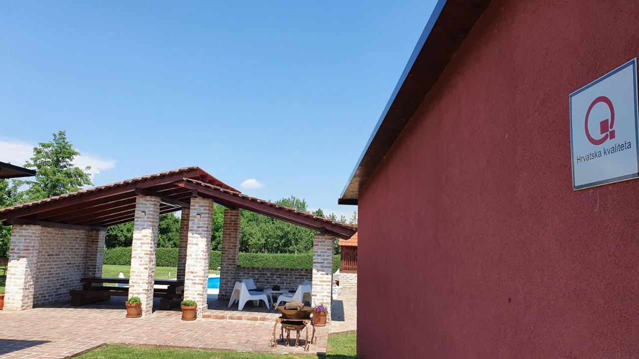 Villa Mons Aureus Popovac Exterior photo